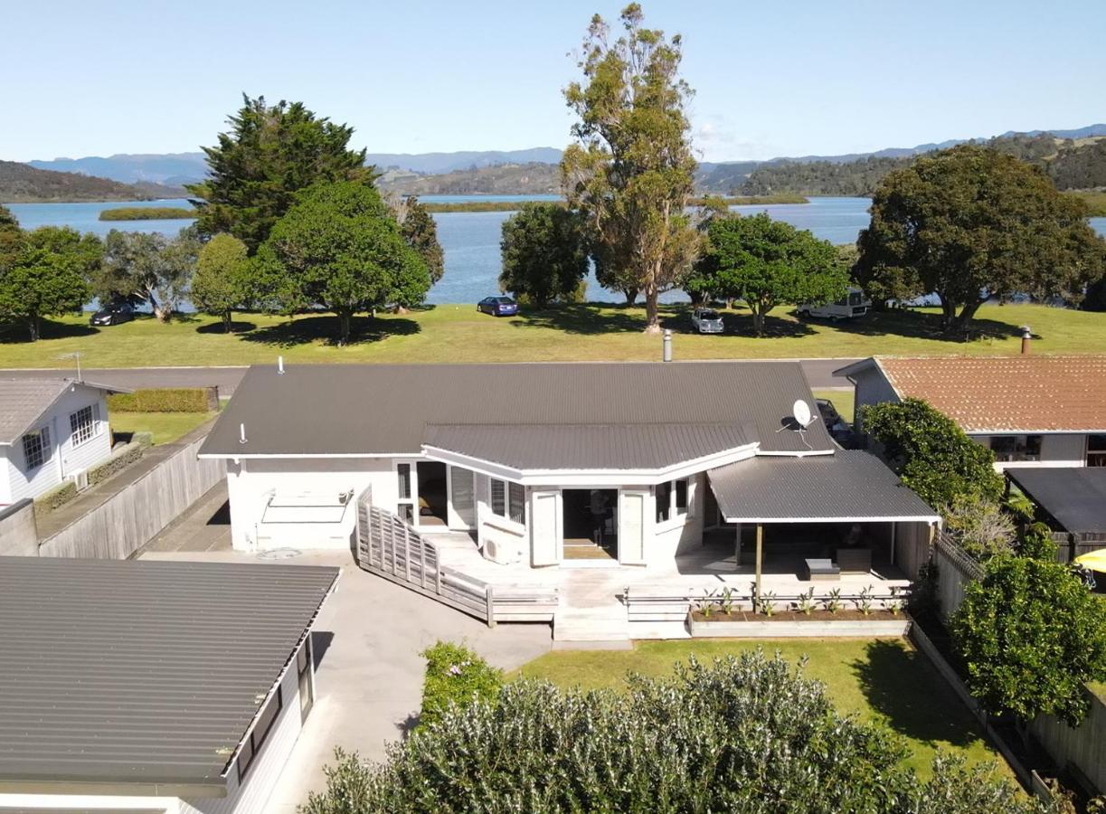 The Great Escape, Luxury Waterfront, Hottub Villa Whitianga Kültér fotó