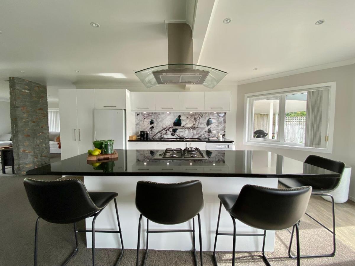 The Great Escape, Luxury Waterfront, Hottub Villa Whitianga Kültér fotó